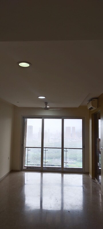 Room in 2 BHK Apartment at Humera Park, Malad East – for Sale
