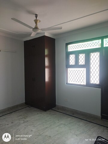 Room in 2 BHK Builder Floor at Mehrauli – for Rent