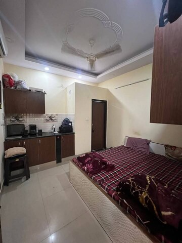 Room in 1.5 BHK Builder Floor at Rohini – for Rent