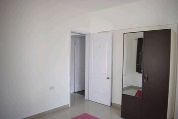 Room in 3 BHK Apartment at Vanshaj Opulence, Bavdhan – for Rent