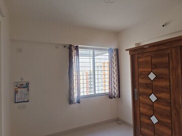 Room in 3 BHK Apartment at Pristine Greens, Moshi – for Rent