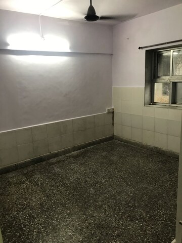 Room in 2 BHK Apartment at Pradnya Apartment Vakola, Vakola – for Rent