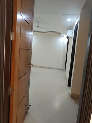 Room in 6+ BHK Independent House at East Of Kailash – for Sale