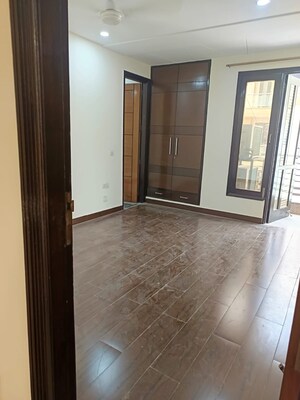 Room in 6+ BHK Independent House at East Of Kailash – for Sale