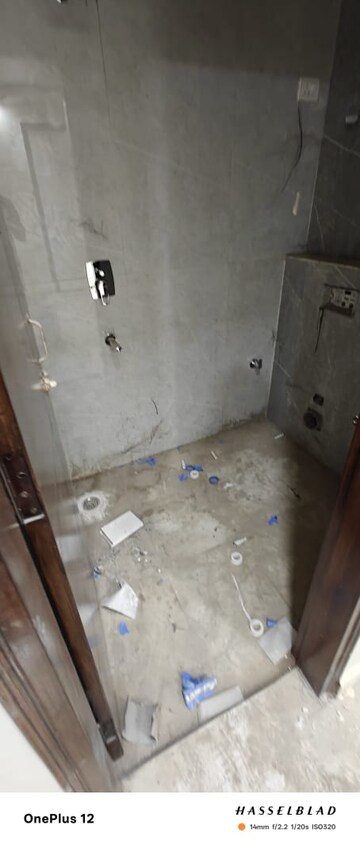  2 BHK Builder Floor at Sector 73 – for Sale