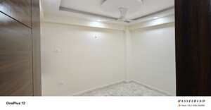 Room in 2 BHK Builder Floor at Sector 73 – for Sale