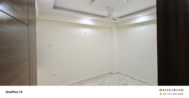 Room, sector 73 2 Bedroom 1000 Sq.Ft. Builder Floor In Sector 73 Noida 8518516