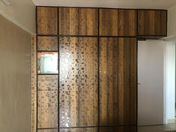 Room in 2 BHK Apartment at K Raheja Vihar, Powai – for Rent