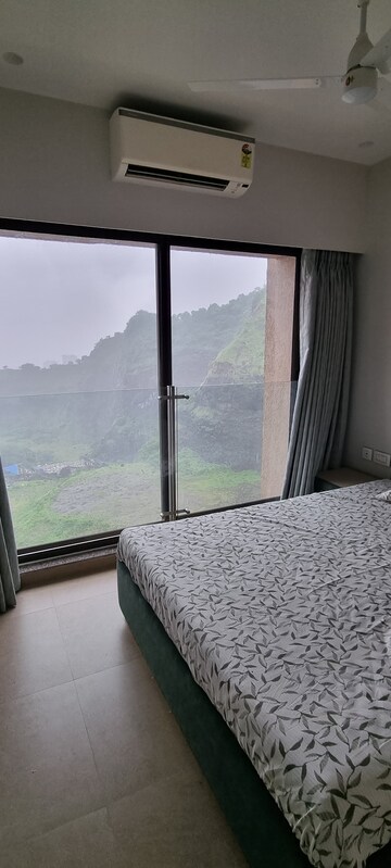 Room in 2 BHK Apartment at Kanakia Silicon Valley, Powai – for Rent