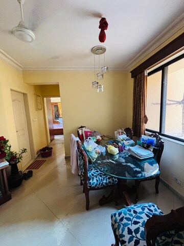 Room in 2 BHK Apartment at Hiranandani Gardens Eternia, Powai – for Rent
