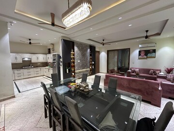 6+ BHK Independent House For Rent in Sector 50
