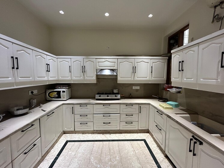 Kitchen, sector 50 6+ Bedroom 200 Sq.Mt. Independent House In Sector 50 Noida 8518548