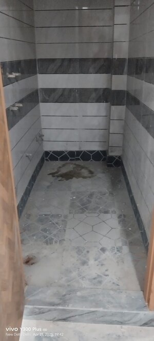 Room in 1 BHK Builder Floor at Govindpuri – for Sale