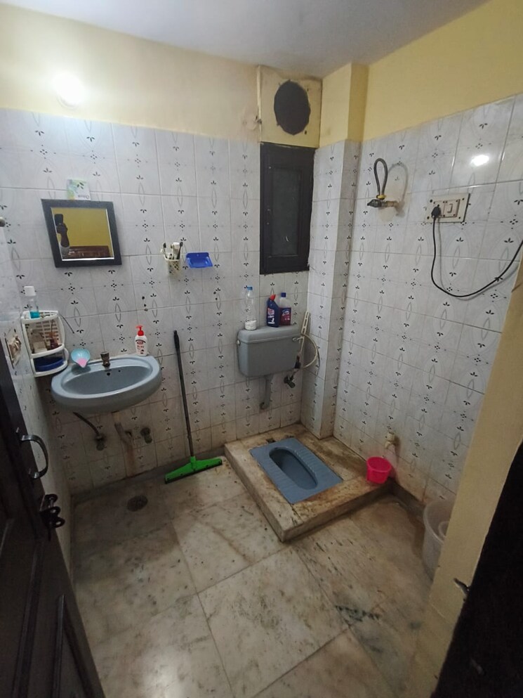 Bathroom, sector 1 vaishali 1 Bedroom 560 Sq.Ft. Builder Floor In Sector 1 Vaishali Ghaziabad 8518603