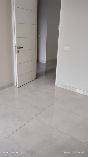  3 BHK Apartment at Sidhartha Diplomats Golf Link, Sector 110 – for Sale