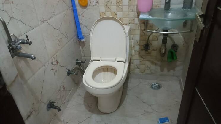 Bathroom, vaishali sector 5 2 Bedroom 850 Sq.Ft. Builder Floor In Vaishali Sector 5 Ghaziabad 8518621