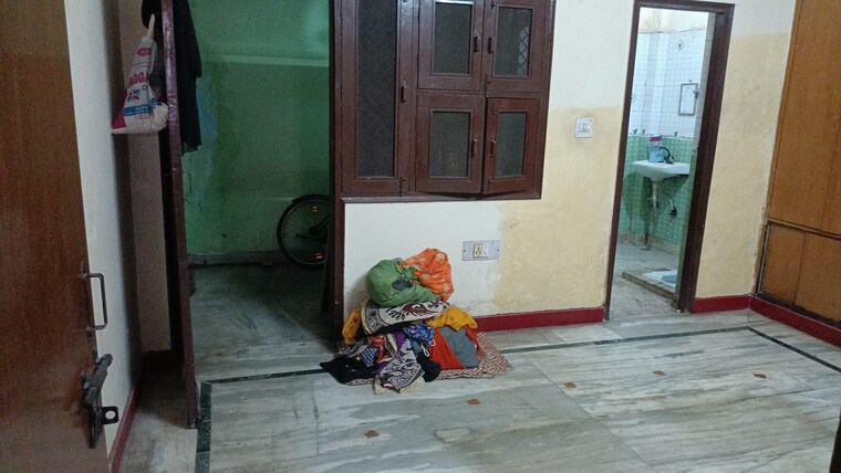 Room, vaishali sector 2 2 Bedroom 970 Sq.Ft. Builder Floor In Vaishali Sector 2 Ghaziabad 8518624