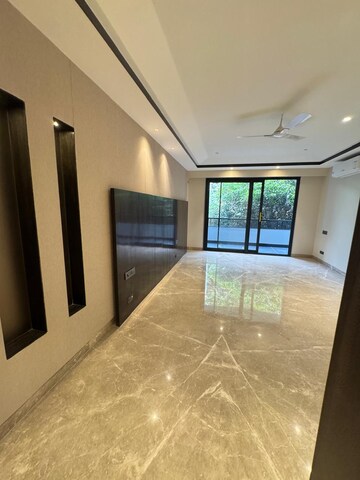 Room in 2 BHK Builder Floor at Vasant Vihar – for Sale