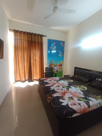Room in 2 BHK Apartment at Mahagun Mywoods, Sector 16c Greater Noida – for Rent