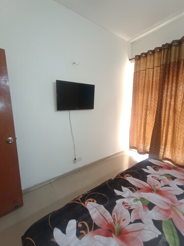 Room in 2 BHK Apartment at Mahagun Mywoods, Sector 16c Greater Noida – for Rent