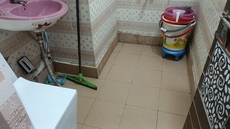 Bathroom, vaishali sector 6 1 Bedroom 570 Sq.Ft. Builder Floor In Vaishali Sector 6 Ghaziabad 8518630