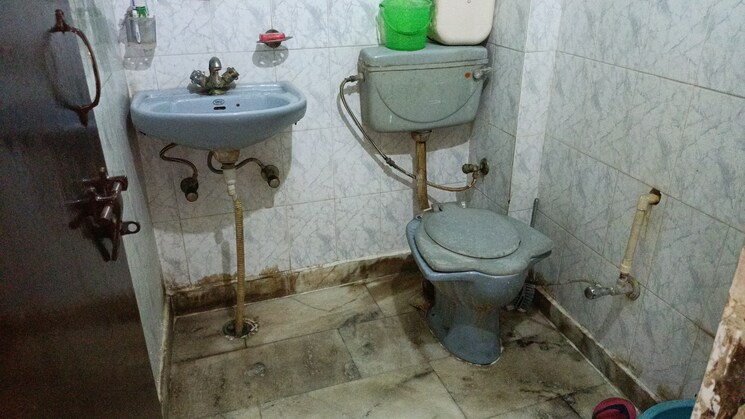 Bathroom, vaishali sector 6 2 Bedroom 1000 Sq.Ft. Builder Floor In Vaishali Sector 6 Ghaziabad 8518631