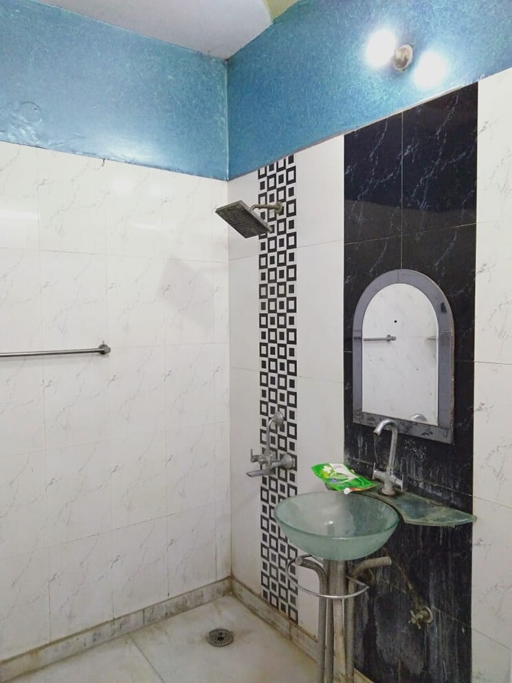 Bathroom, vaishali sector 5 2 Bedroom 1054 Sq.Ft. Builder Floor In Vaishali Sector 5 Ghaziabad 8518633