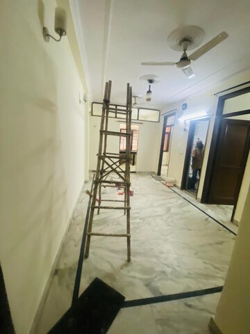 Building Lobby in 2 BHK Builder Floor at Arjun Nagar – for Rent
