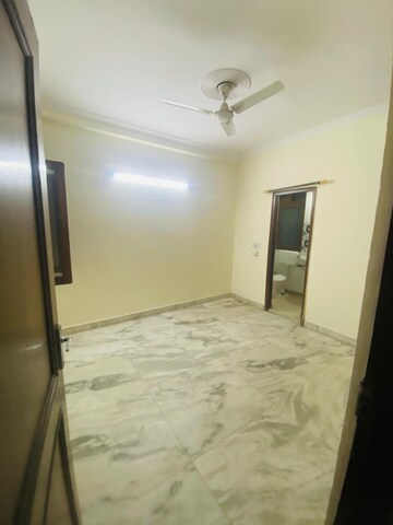Room in 2 BHK Builder Floor at Arjun Nagar – for Rent