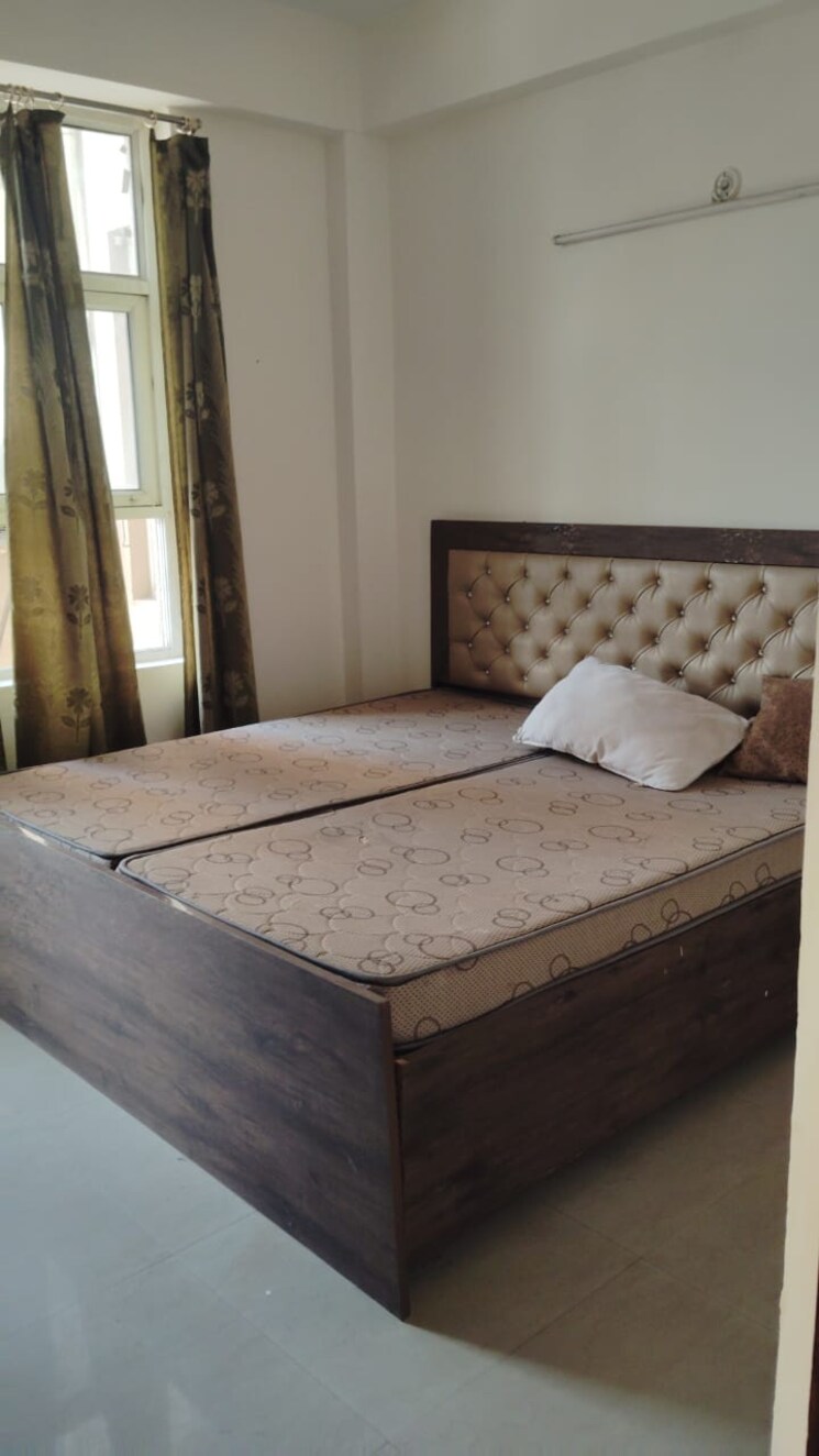 Master Bedroom, shree-vardhman-mantra 2 Bedroom 600 Sq.Ft. Apartment In Sector 67 Gurgaon 8519096