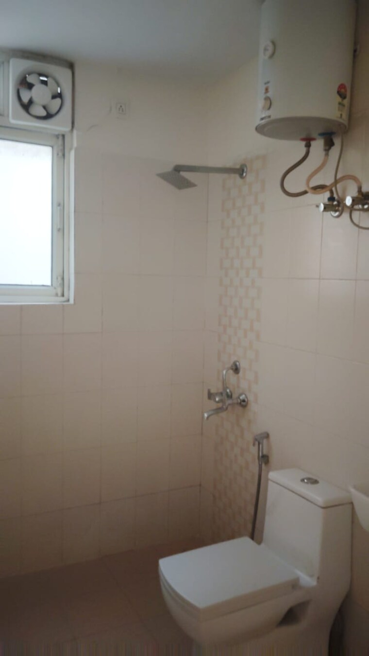 Bathroom, shree-vardhman-mantra 2 Bedroom 600 Sq.Ft. Apartment In Sector 67 Gurgaon 8519096
