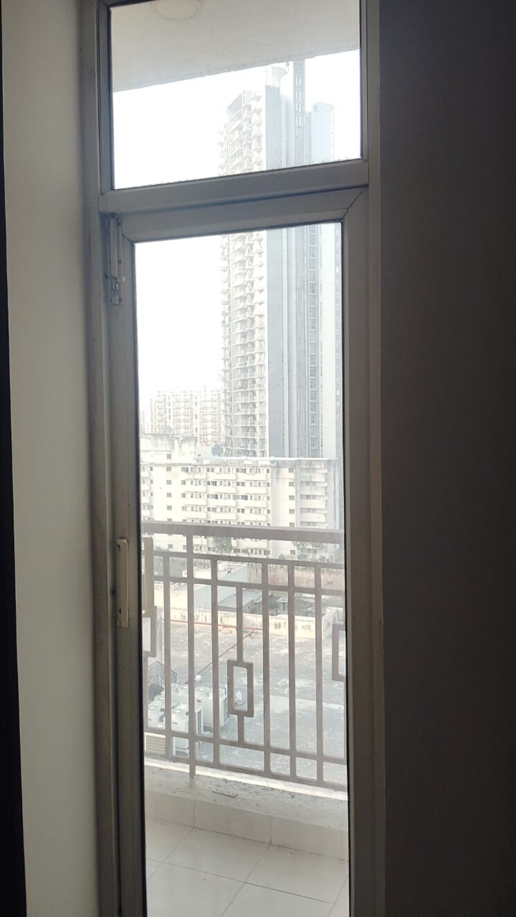 Balcony, shree-vardhman-mantra 2 Bedroom 600 Sq.Ft. Apartment In Sector 67 Gurgaon 8519096