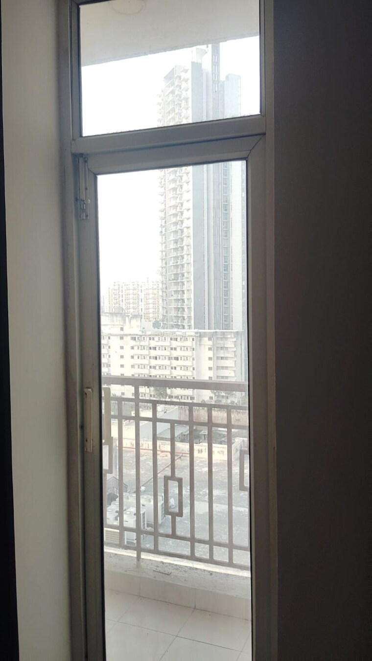 Balcony, shree-vardhman-mantra 2 Bedroom 600 Sq.Ft. Apartment In Sector 67 Gurgaon 8519096