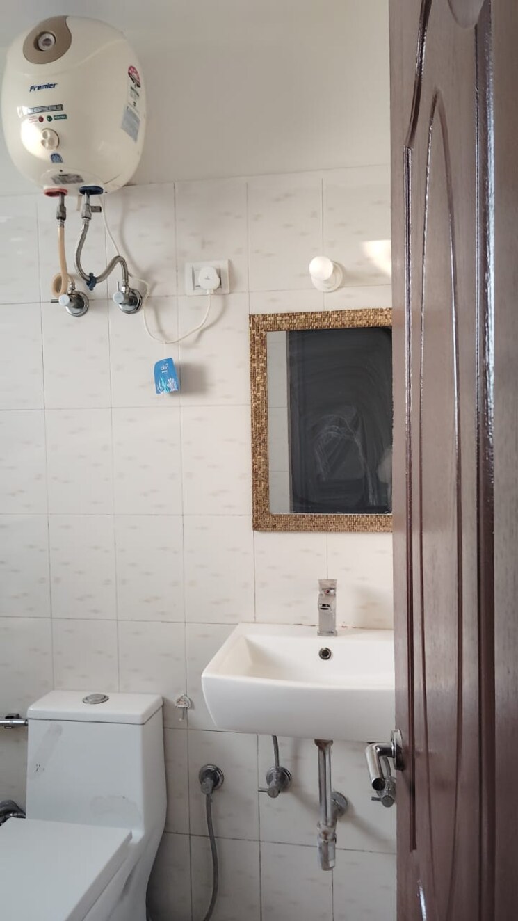 Bathroom, shree-vardhman-mantra 2 Bedroom 600 Sq.Ft. Apartment In Sector 67 Gurgaon 8519096