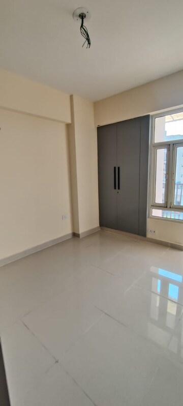 Room in 3 BHK Apartment at SCC Sapphire, Raj Nagar Extension – for Rent