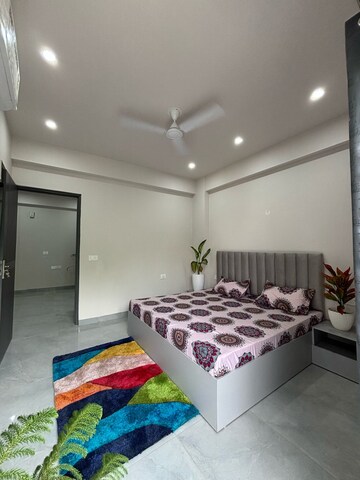 Master Bedroom in 1 BHK Builder Floor at Sushant Vyapaar Kendra, Sector 43 – for Rent