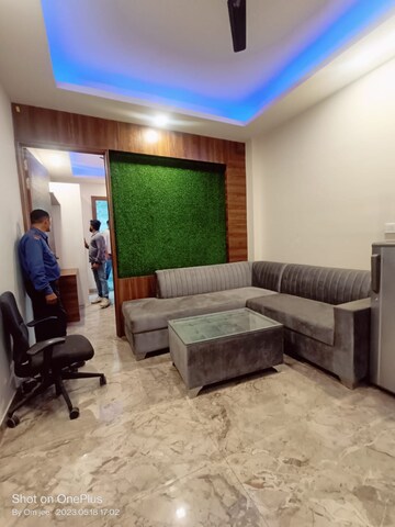 Living Room in 1 BHK Builder Floor at Sushant Vyapaar Kendra, Sector 43 – for Rent
