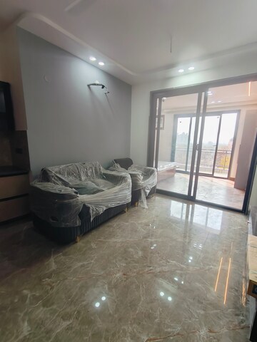 Living Room in 1 BHK Builder Floor at Sushant Vyapaar Kendra, Sector 43 – for Rent