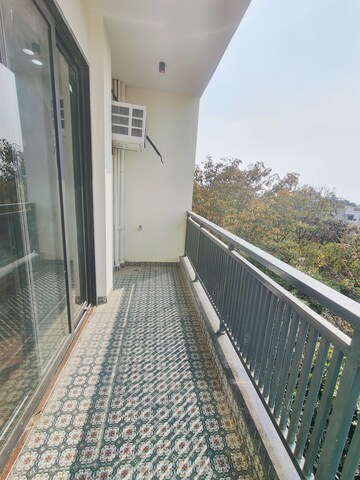 Balcony in 1 BHK Builder Floor at Sushant Vyapaar Kendra, Sector 43 – for Rent