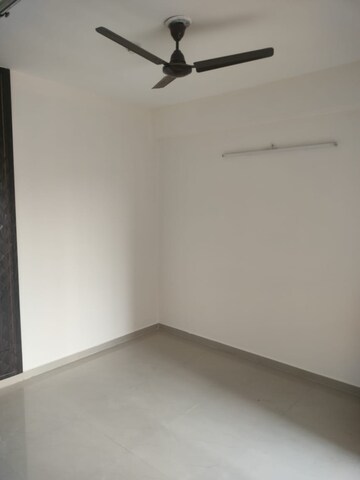 Room in 2 BHK Apartment at M R Platinum 321, Raj Nagar Extension – for Rent