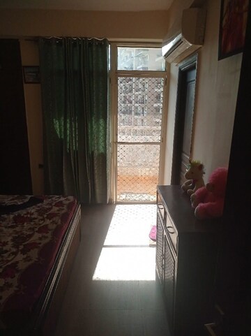 Room in 2 BHK Apartment at M R Platinum 321, Raj Nagar Extension – for Rent