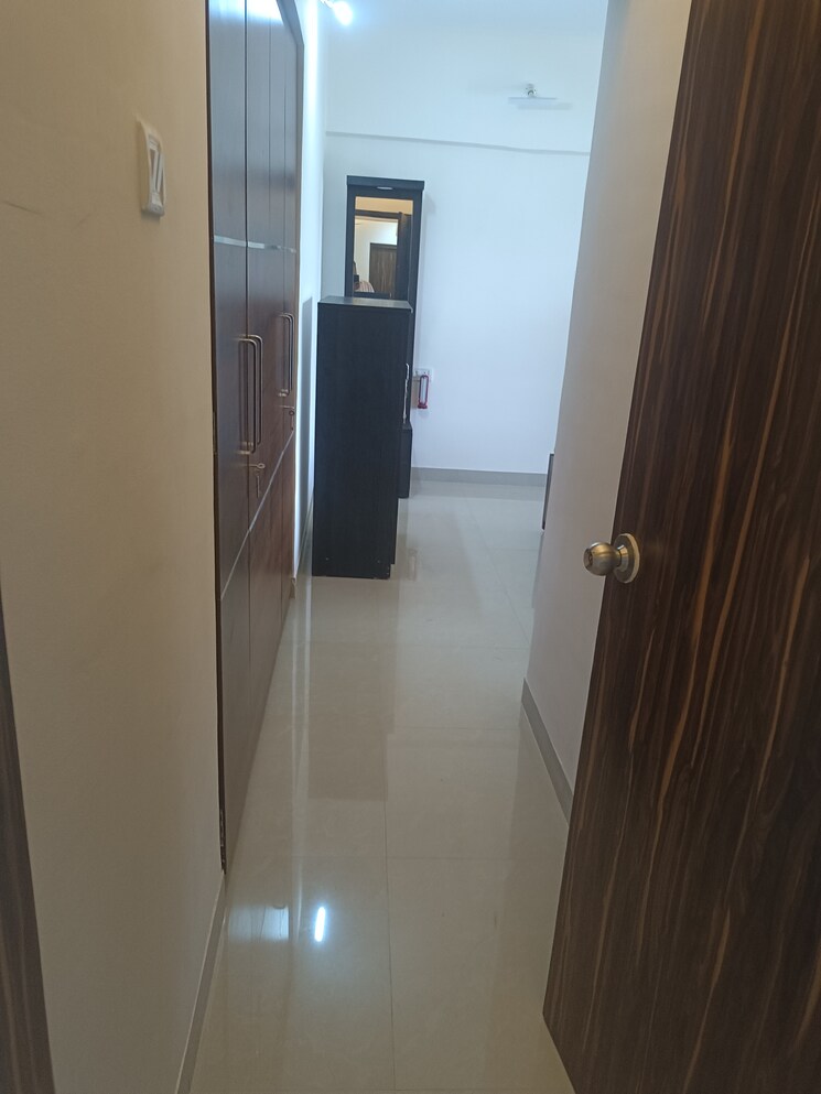 Room, hubtown-greenwoods 3 Bedroom 672 Sq.Ft. Apartment In Vartak Nagar Thane 8519199