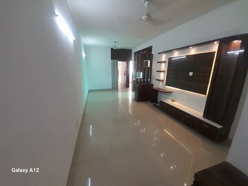 Room in 2 BHK Apartment at Suncity Avenue 76, Sector 76 – for Sale