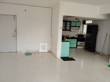 Room in 3 BHK Apartment at Aditya Shagun, Bavdhan – for Rent