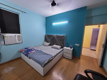 Room in 2 BHK Apartment at Jaypee Greens Kosmos, Sector 134 – for Rent