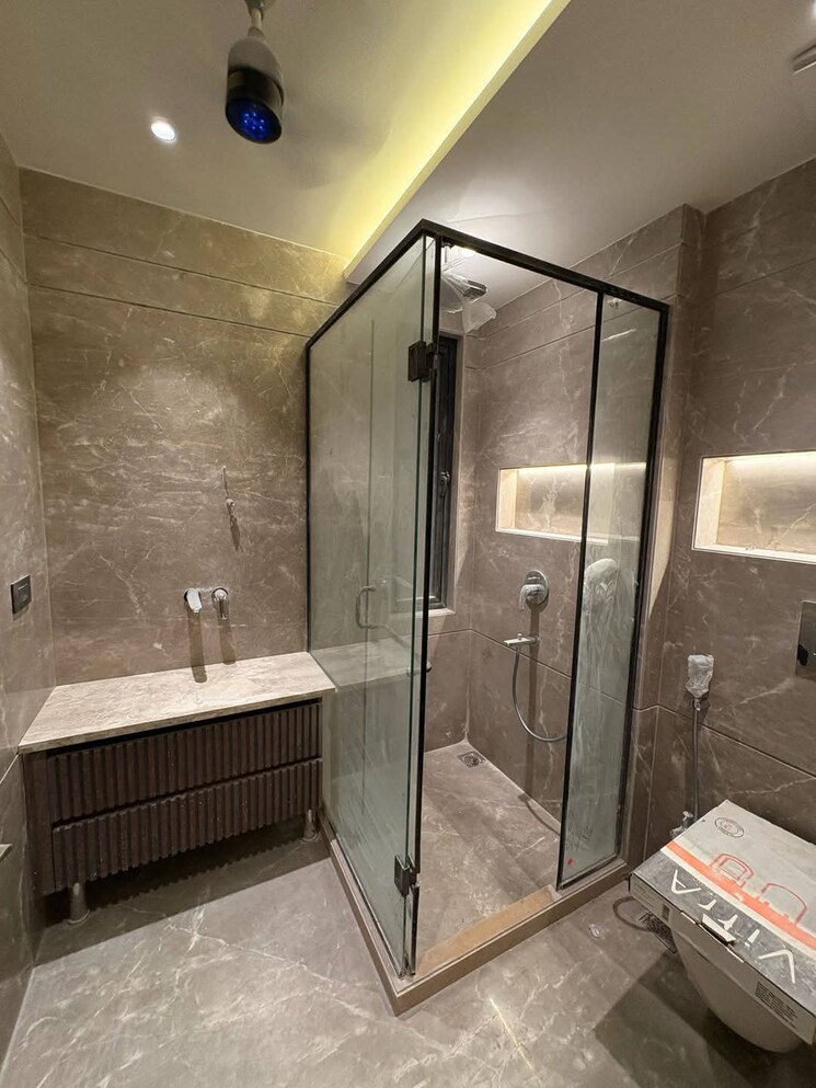 Bathroom, green-wood-city 5 Bedroom 502 Sq.Yd. Apartment In Sector 45 Gurgaon 8519325