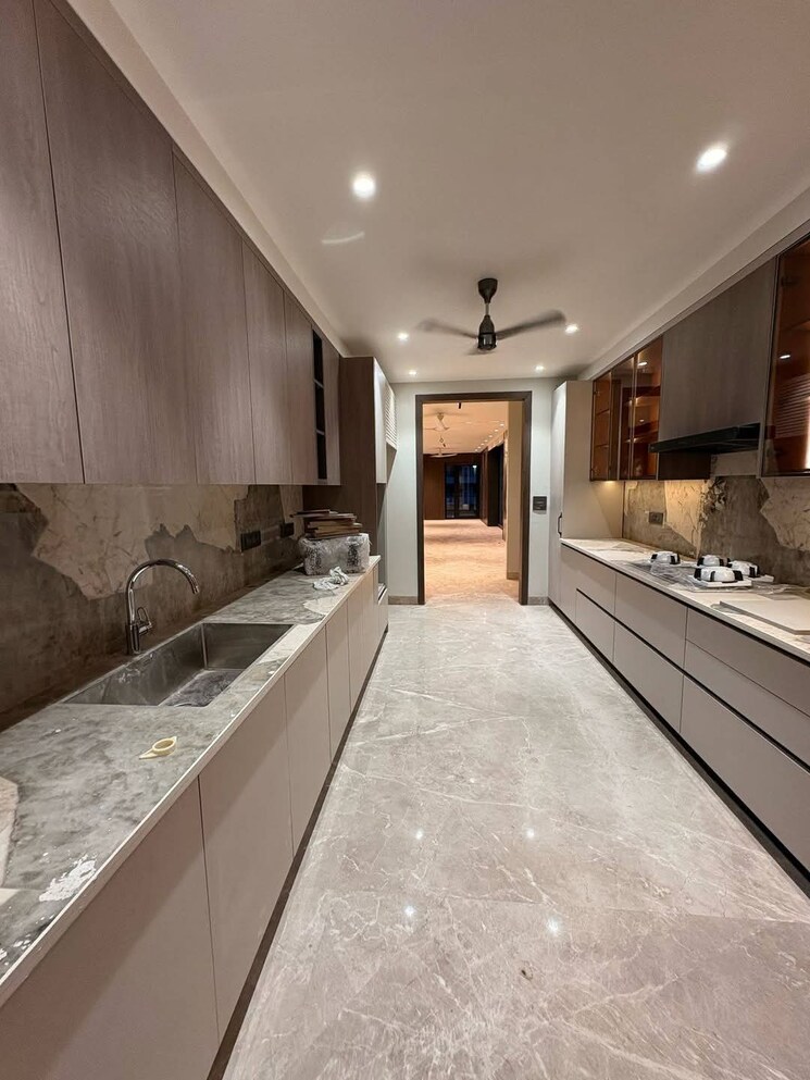 Kitchen, green-wood-city 5 Bedroom 502 Sq.Yd. Apartment In Sector 45 Gurgaon 8519325