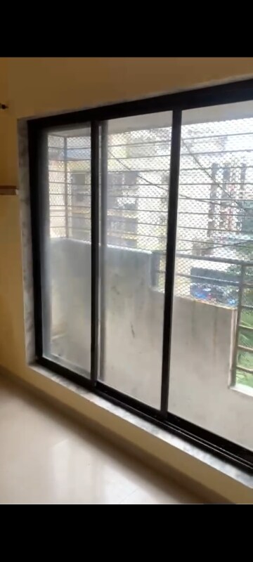Room in 2 BHK Apartment at Andheri West – for Rent