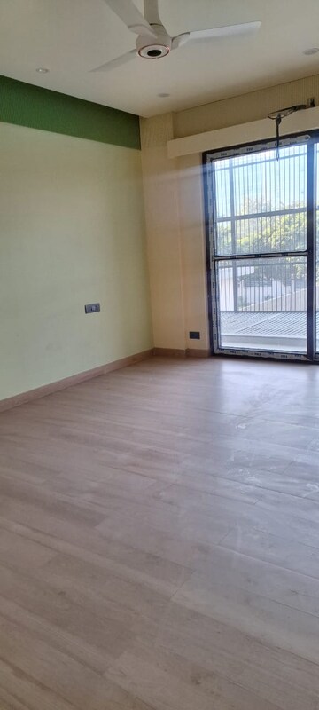 Room in 2 BHK Apartment at Paras Tierea Relax Home, Sector 137 – for Rent