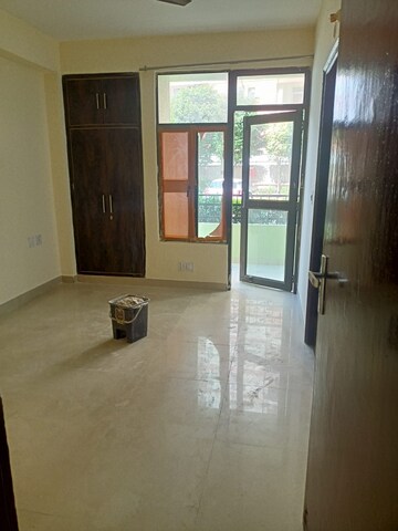 Room in 2 BHK Apartment at Omkar Royal Nest, Tech Zone 4 Greater Noida – for Rent